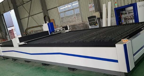 3000w高精度鋼板不銹鋼激光切割機-信爾設備