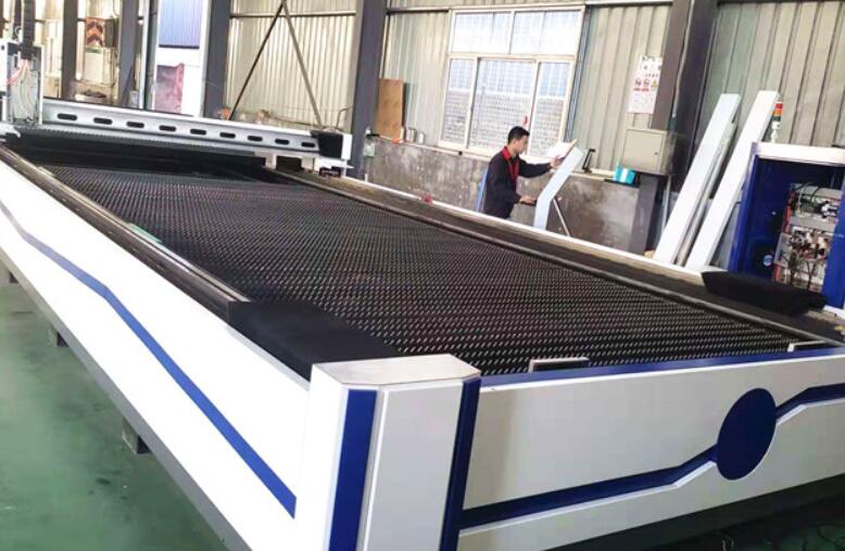 購買切割機(jī)設(shè)備應(yīng)該考慮到哪些因素