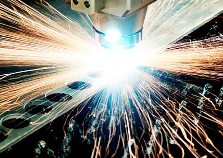 激光切割機(jī)售價(jià)問題：應(yīng)該選擇便宜的還是貴的？