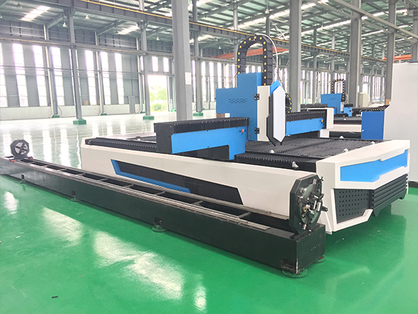 數控激光切割機.jpg 數控激光切割機.jpg